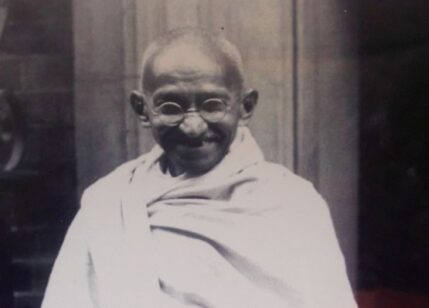 Gandhi’s Tomb or Raj Ghat-Facts and visit